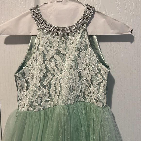 Little girl gown - Picture 3 of 4